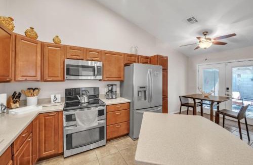 Paradise Valley Village House | Summer all year round home