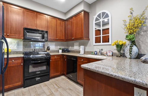 La Quinta Villa | Summer city escape into the quite Legacy Villa get-a-way. Poolside view, king bd
