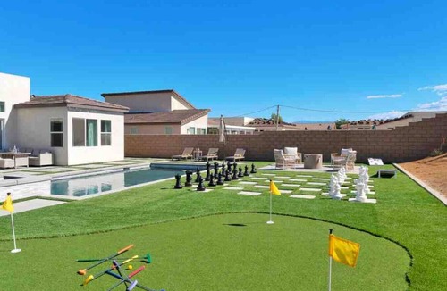 Desert Hot Springs House | Summer specials! Pool+spa+gameroom+putting green