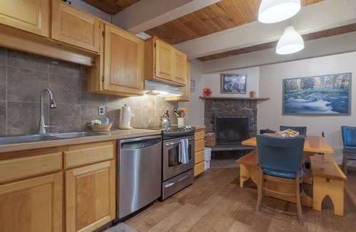 Government Camp Condo | Summer special, stay before 7/20/26 get third night half off.