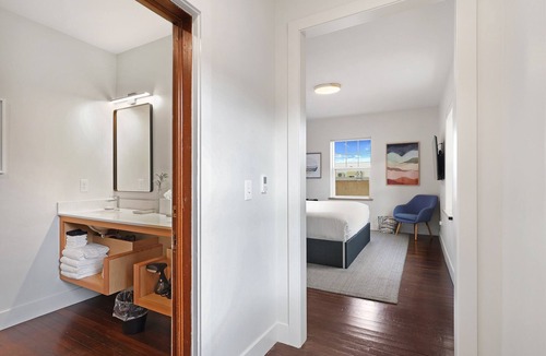Mount Shasta Hotel | Summit Lofts, View of Mt Shasta, King Bed, #205
