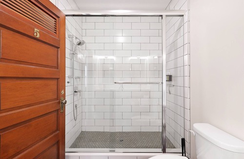 Mount Shasta Hotel | Summit Lofts, View of Mt Shasta, King Bed, #205