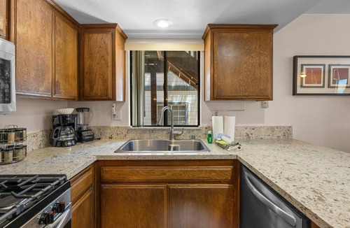 Summit Estates House | Summit X-ross Roads - Walk to Snow Summit, Fireplace, Deck, Barbecue