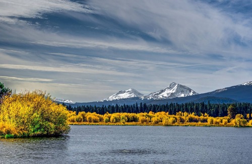 Black Butte Ranch House | Sun-filled home w/ privacy, shared pool, hot tub & resort amenities!