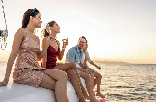 La Paz Boat Rental | Sun-Kissed Sailing in Mar de Cortez: A Baja California Sur Beach Experience