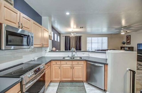 Ashton Ranch House | Sunbeam Sanctuary | 4b2b | Pet Friendly | Hot Tub in Surprise