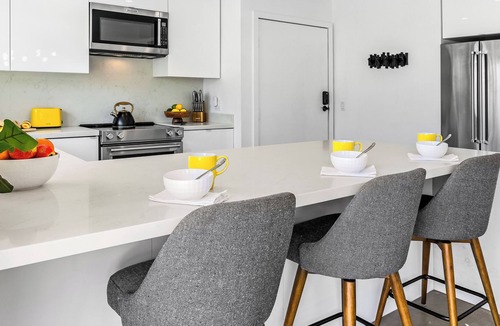 Sunrise Vista Chino Condo | Sunbeam Villa - Upscale Vibrant Mid-Century Condo