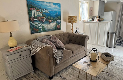 Live Oak Apartment | Sunny boho retreat with deck & stylish hot tub