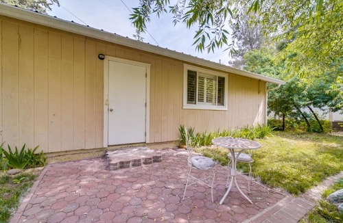 Shasta Lake House | Sunny California Retreat w/Pool Access & Patio!