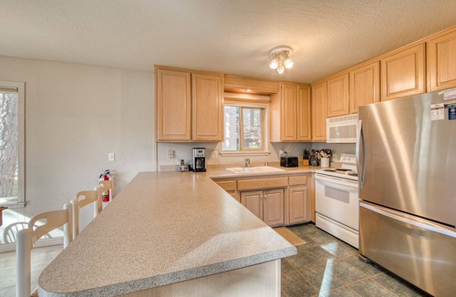Lake Forest House | Sunny Daze at Dollar Point - 3BR + Loft, Wood Fireplace, Close to Lake!