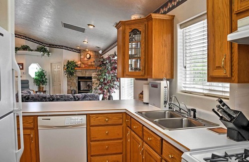 La Verkin Apartment | Sunny La Verkin Studio - 20 Mi to Zion Nat'l Park!
