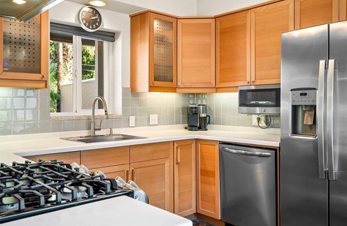 El Mirador House | Sunny Living - Unwind in Style: Vintage Elegance Meets Modern Comfort