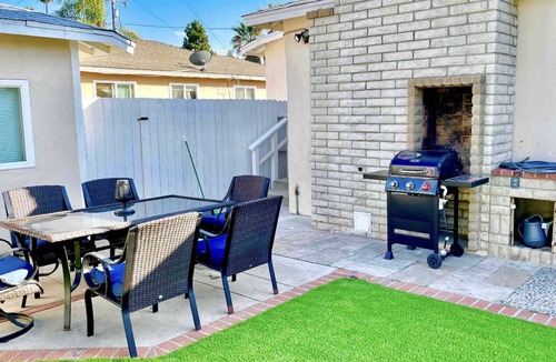 Midway House | Sunny San Diego Retreat!