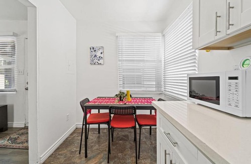 Lincoln Acres Apartment | Sunny Suite on 43rd by Rather Be Properties