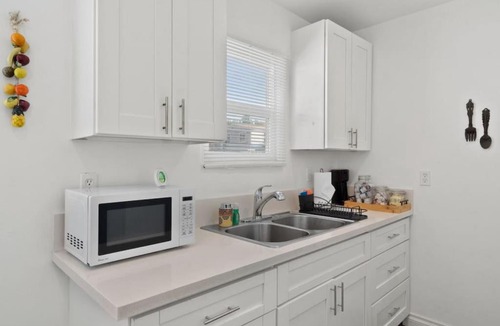 Lincoln Acres Apartment | Sunny Suite on 43rd by Rather Be Properties