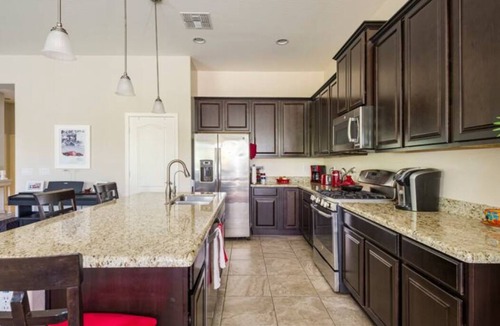 Surprise Farms House | Sunny Surprise Retreat for Relaxing and Recharging.
