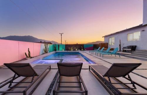 B-Bar-H Ranch House | Sunray House Modern Getaway Pool Spa Tesla Charger
