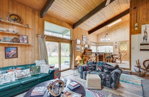 Sunriver House | Sunriver Resort Home: Near Skiing, Town & Trails