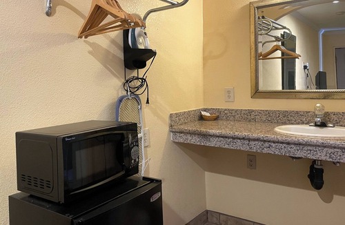 Los Banos Hotel | Sunstar Inn Los Banos near I-5