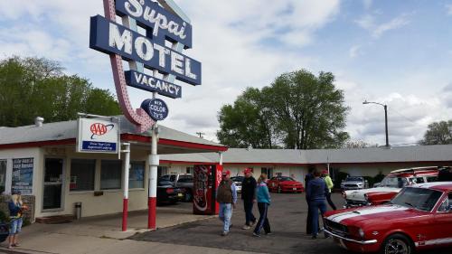 Seligman Hotel | Supai Motel