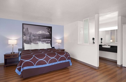 Dunnigan Hotel | Super 8 by Wyndham Dunnigan