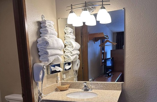 Vancouver Hotel | Super 8 by Wyndham Vancouver East