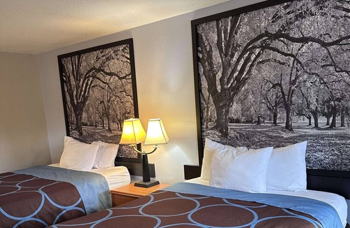 Vancouver Hotel | Super 8 by Wyndham Vancouver East