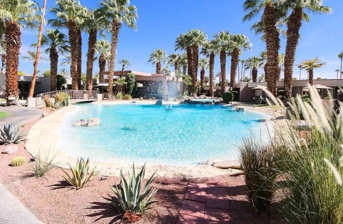Araby Commons Condo | Super Deluxe Palm Springs Condo