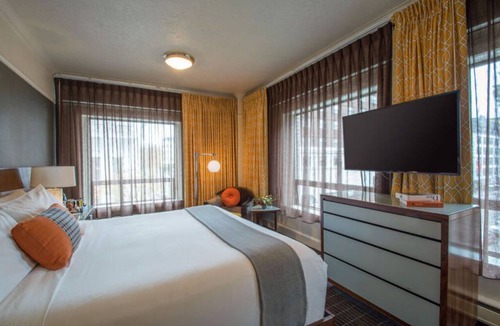 Downtown Portland Hotel | Superior King | Global Fusion + Tailored Luxury