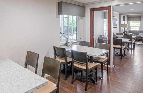 Lakeview Hotel | SureStay by Best Western Lakeview