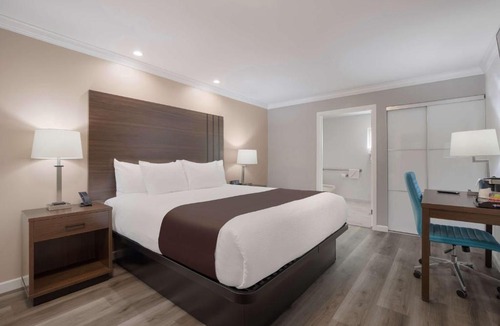 Upland Hotel | SureStay Plus Hotel by Best Western Upland - Ontario North