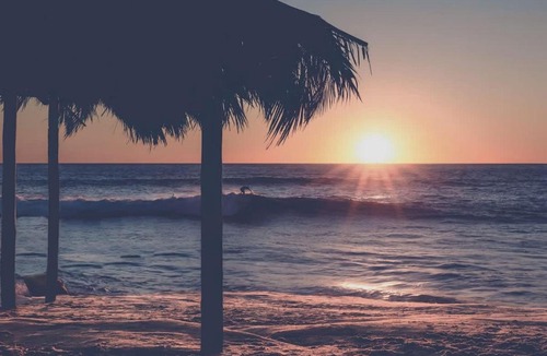 Country Club Apartment | Surf Spot 5