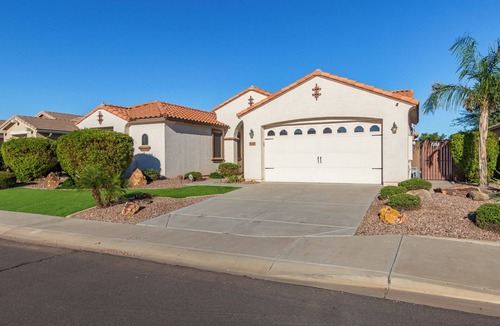 Surprise Farms House | Surprise Farms Paradise- Pool/Jacuzzi/Blackstone