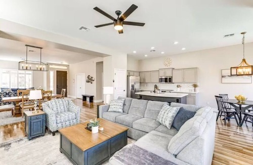 Surprise Farms House | Surprise Getaway with Heated Pool Included! Close to Spring Training and Golf!