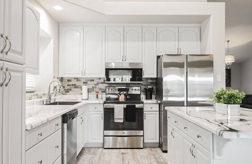 Highland Hills House | SVS: 4 Bedroom Henderson Home with Pool Table & Pool