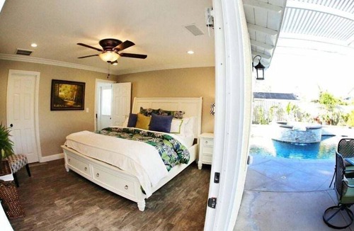 Hermosa Village Condo | Swanky Pool/Jac Home:3 EnSuites, Walk To Disney