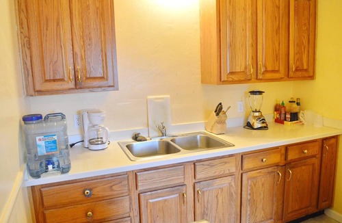 Centerville House | Sweet Comfy 3 Bedroom 2 Full Bath House with Fast Internet in Silicon Valley