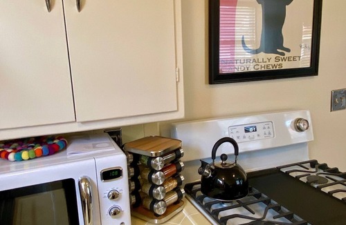 Estudillo Estates - Glen House | Sweet mid-century bungalow in beautiful San Leandro neighborhood.