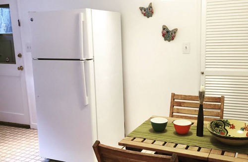 Upper Telegraph Apartment | Sweet, Spacious Garden Apartment Rockridge/Temescal