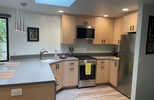 San Luis Obispo Apartment | Sweet Studio, Private Patio. Close to park, disc golf, tennis, etc. 30 day min.