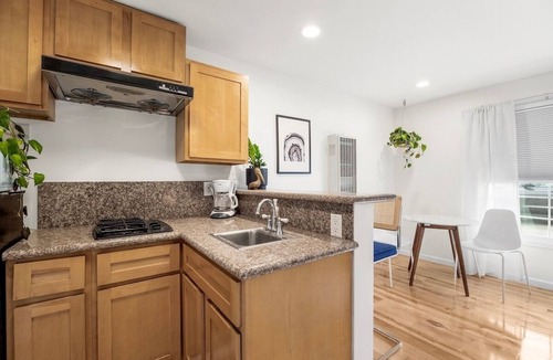 Eastside Santa Cruz Hotel | Swell House Santa Cruz - Suite 2