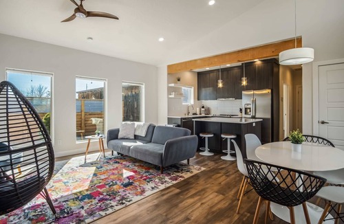 Kanab House | Swim & Stargaze in Kanab! Timber + Tin H 2BR 2BA, Resort Pool & Hot Tub