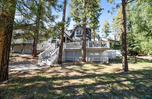 Moonridge House | Switzerland - Close to Slopes & Zoo, Fireplace, Deck, Barbecue