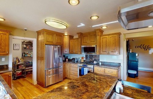 Parowan Bed & Breakfast | Tacit Shadow "Aviator", Private Bedroom at base of Brian Head Mountain, WiFi