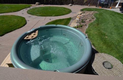 Parowan Apartment | Tacit Shadow Resort Aviator Queen Suite, Gym, Coffee Bar, Hot-Tub, Free Laundry, Food Available