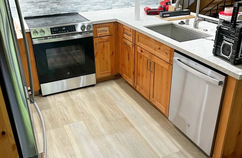 Carnelian Woods Condo | Tahoe condo with hot tub, central AC, fireplace, gas grill & balcony