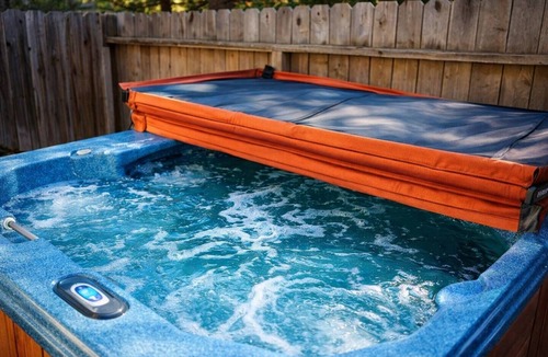 Tahoe Island House | Tahoe Delight: 5BR, Hot Tub, Sauna, Pool Table & Big Yard ! Close to beach