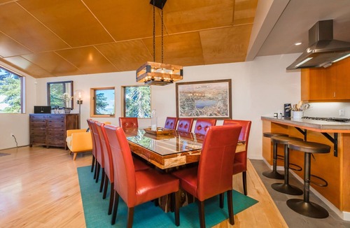 Truckee House | Tahoe Donner Luxury, Sleeps 14, Hot tub, 3100 sqft
