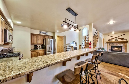 Tahoe Island House | Tahoe Family Haven - Hot Tub, Pool Table