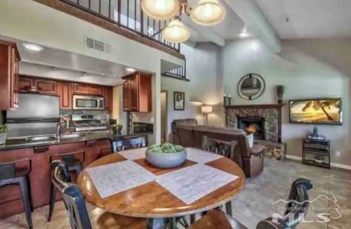 Tahoe Village Condo | Tahoe Getaway! 3 bed/2 bath, 5 minutes from the slopes!